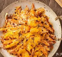 Spicy Sichuan-Style Torn Chicken (Half)