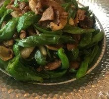 Stir-fried Black Pork with Chili