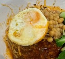 Spicy Pork Sauce Noodles with Peas