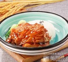 Sauce-Braised Chicken Leg Rice