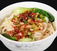 Spicy Beef Noodles with Oil Pour