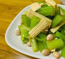 Celery with Yellow Skin Tofu Shreds