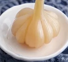 Sweet Pickled Garlic