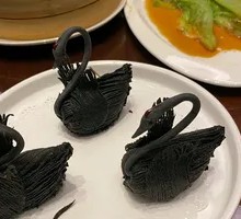 Romantic Swan Pastry