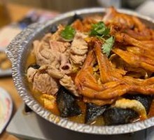 Snail Rice Noodles with Stinky Tofu Family Feast