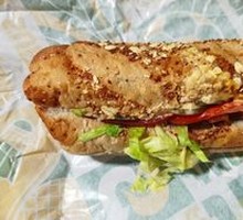 Aromatic Tuna Sandwich