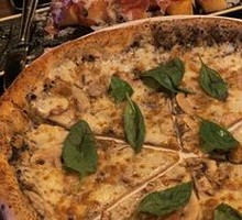 Truffle Pizza