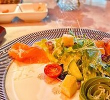 Vegetarian Avocado Quinoa Salad