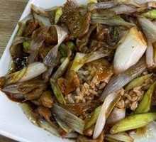 Scallion Stir-Fried Lamb Rice Bowl