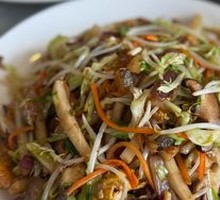 Stir-Fried Rice Noodles with Seafood