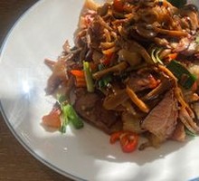 Stir-fried smoked bamboo shoots with preserved pork
