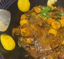 Stir-fried Chicken in Iron Pot