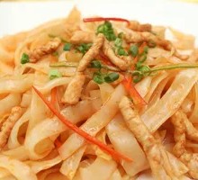 Egg and Pork Shredded Stir-fried with Rice Noodles