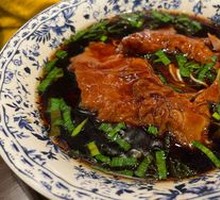 Shanghai-style Braised Pork Noodles
