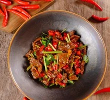 Stir-fried Yellow Beef with Cilantro
