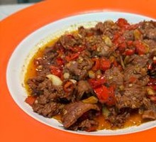 Stir-Fried Beef with Yellow Onion