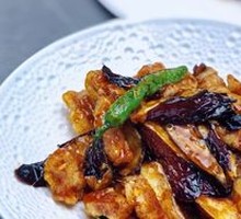 Spicy Pepper Stir-Fried Pork and Eggplant
