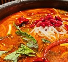 Daily-boiled bone soup pot with authentic Yunnan flavor