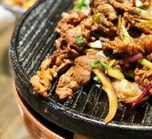 Beijing-style Grilled Meat on Iron Skillet