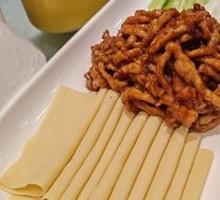 Beijing-style Shredded Pork in Soy Sauce