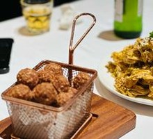 Jingbailou Dry-Fried Meatballs