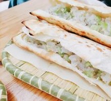 Braised Pork with Flatbread