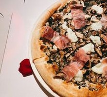 Truffle Ham Pizza