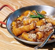 Slow-Cooked Beef Sauce Pasta