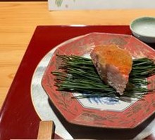 Fully Ripe Matsutake Crab Vinegar Jelly with Perilla Flowers