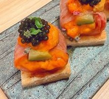 Wagyu Sea Urchin Roll