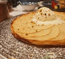 French Baked Apple Pie with Vanilla Ice Cream
