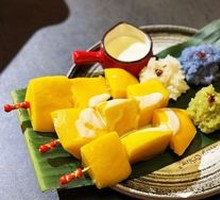 Coconut Milk Sticky Rice with Mango