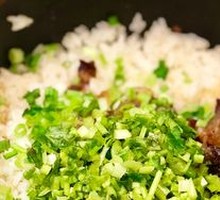Cantonese腊味 Baozi Rice in Clay Pot