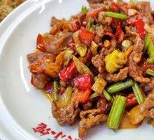 Stir-Fried Beef with Yellow Onion