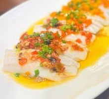 Steamed Yellow Croaker with Bell Peppers