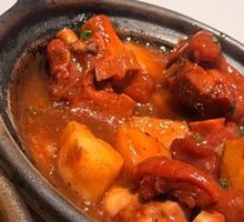 Bouncy Aunt's Pig Trotters