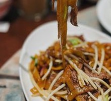Stir-Fried Beef Rice Noodles