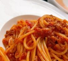 Traditional Italian Meat Sauce Pasta