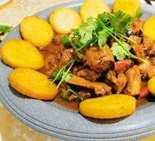 Fresh Chicken Stir-Fried in Iron Pot