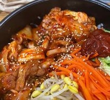 Spicy Kimchi Pork Stone Pot Rice