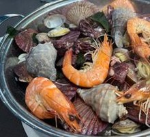 Steamed Seafood Pot