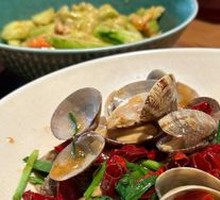 Spicy Stir-Fried Clams