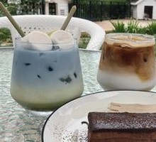 Black Chocolate Cake