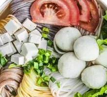 Five-grain Tomato Fish Ball Noodles