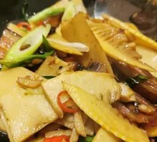 Fresh Bamboo Shoot with Preserved Meat