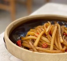 Braised Radish Strips in Clay Pot