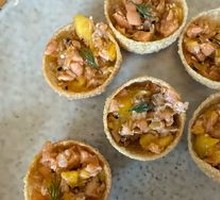 Salmon Tartare with Indian Flatbread