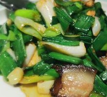 Stir-fried腊肉 with Garlic Shoots