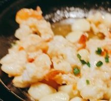 Stone Pot Shrimp with Tail