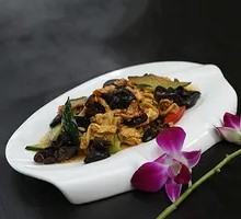 Sour-Spicy Wood Ear Mushroom with Pork